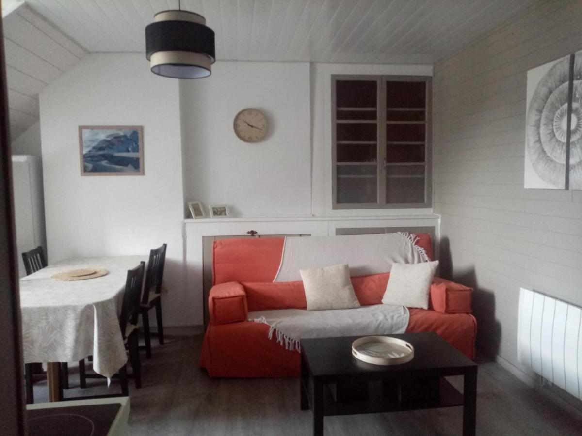 Charmant Appartement Au Centre De バニエール・ド・ビゴール エクステリア 写真