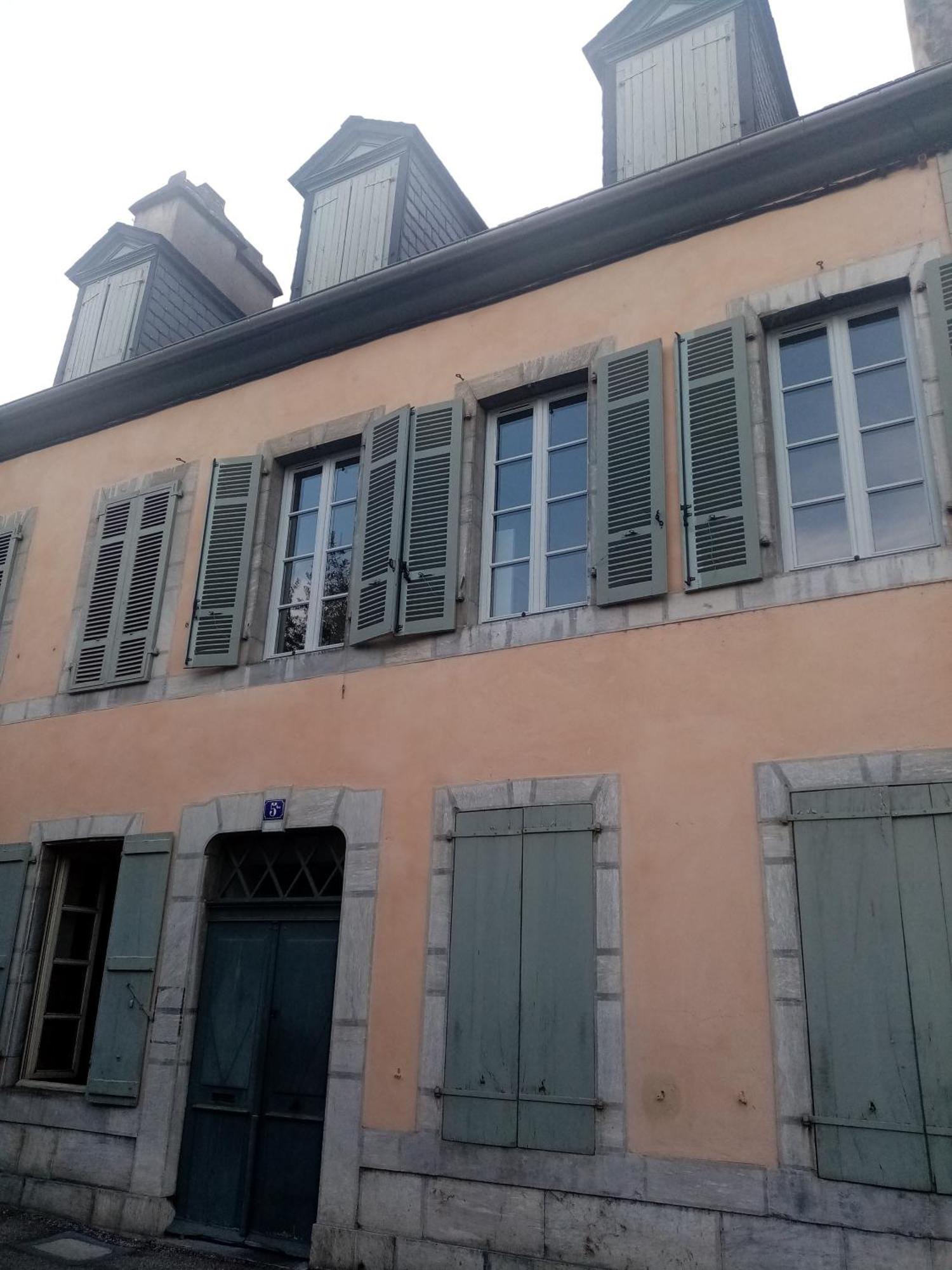 Charmant Appartement Au Centre De バニエール・ド・ビゴール エクステリア 写真