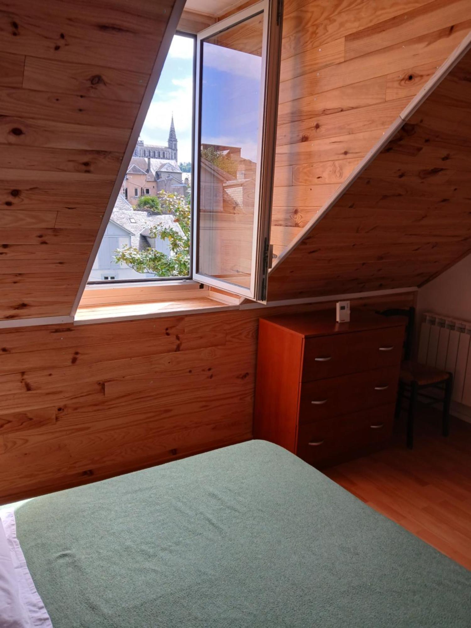 Charmant Appartement Au Centre De バニエール・ド・ビゴール エクステリア 写真